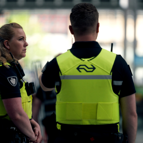 NS wil dat geweld tegen personeel harder wordt aangepakt door het OM