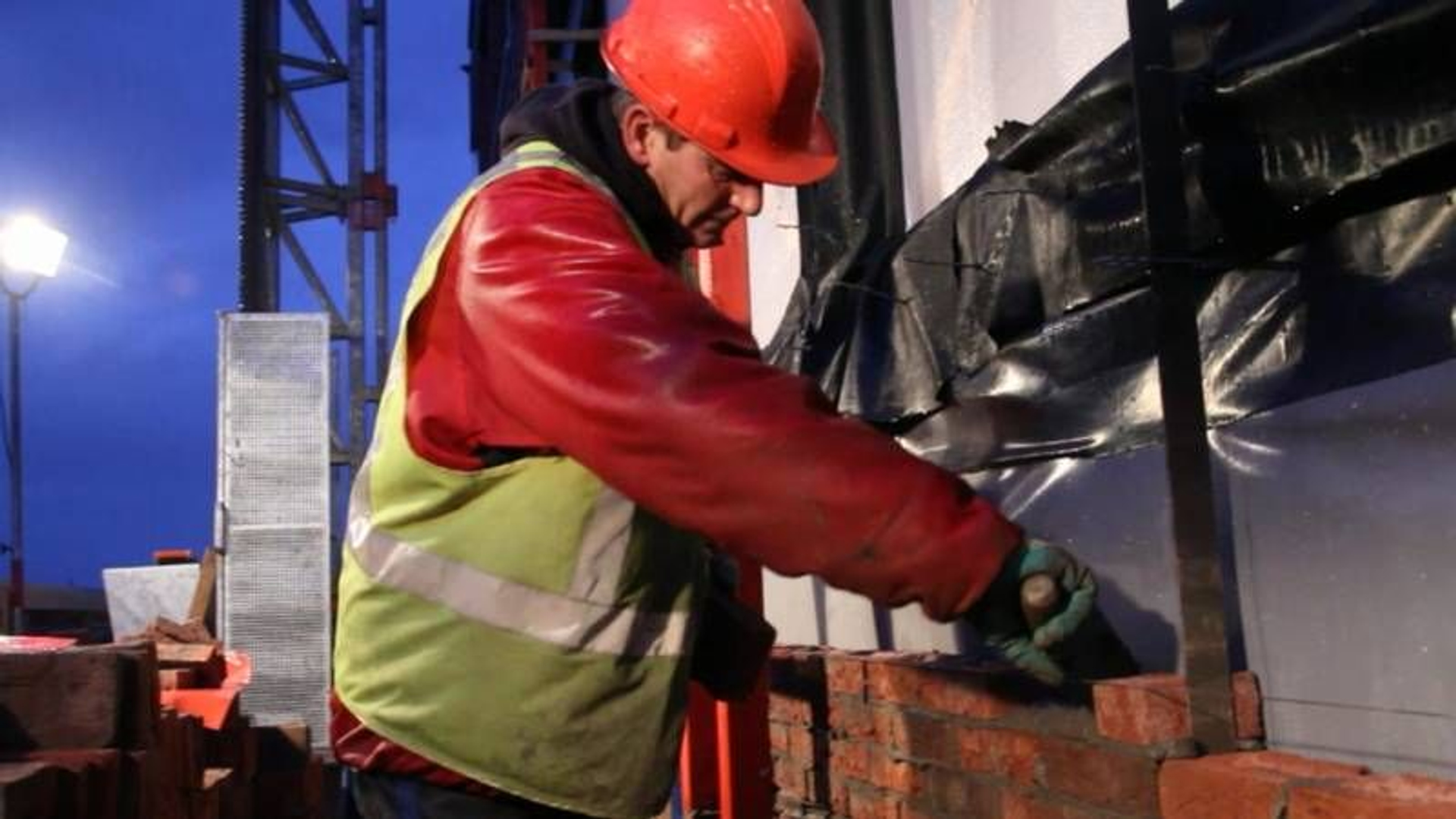 bouwvakkers-werken-door-in-de-kou