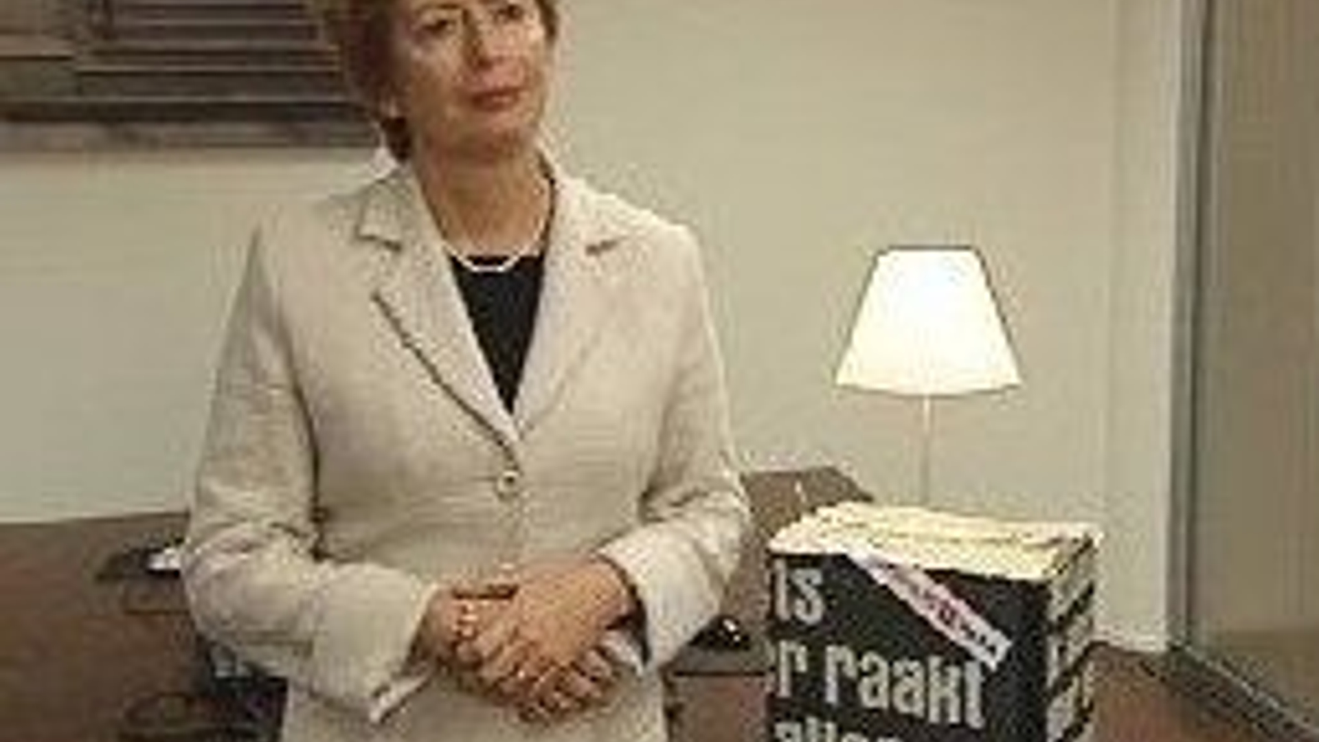 minister-ter-horst-neemt-klokkenluider-brieven-in-ontvangst