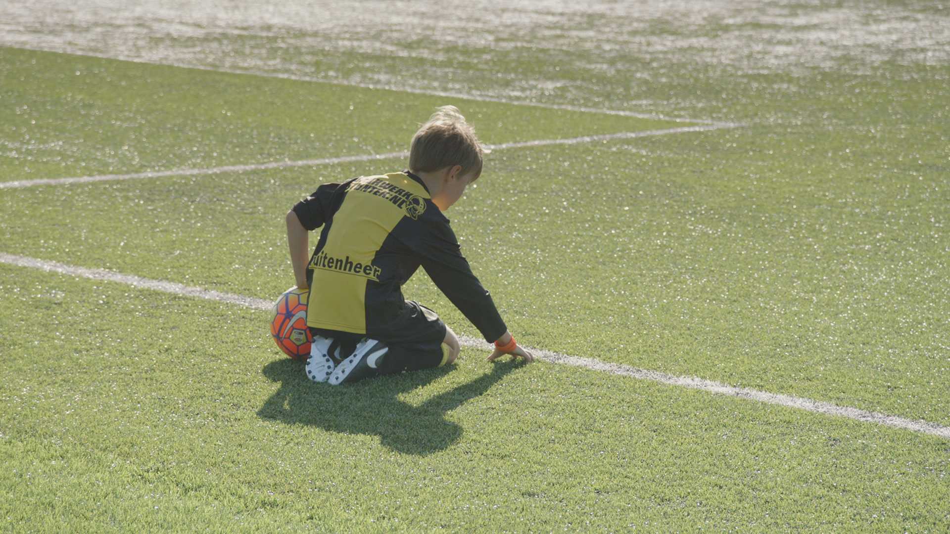 Kunstgras 3 Tot op de bodem