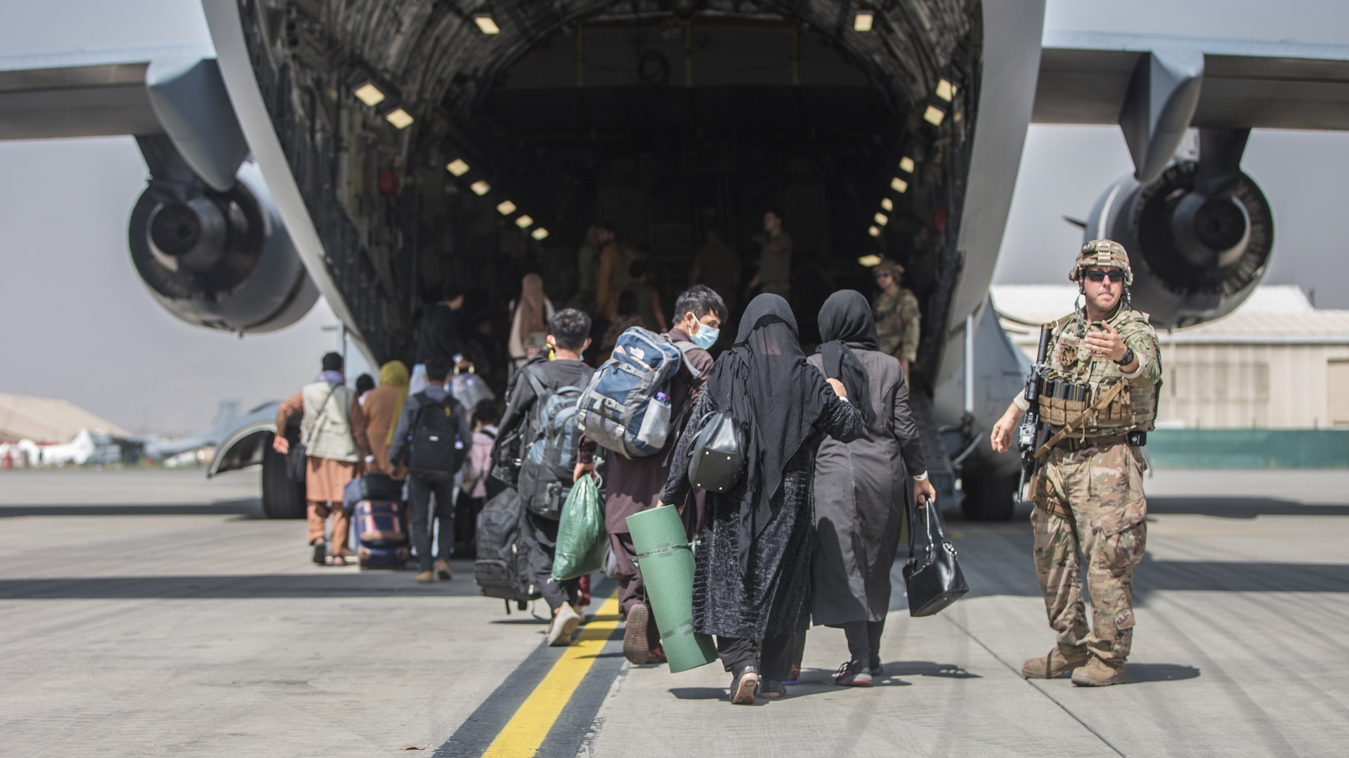 Beeld: EPA-Kabul luchthaven airport evacuatie Afghanistan