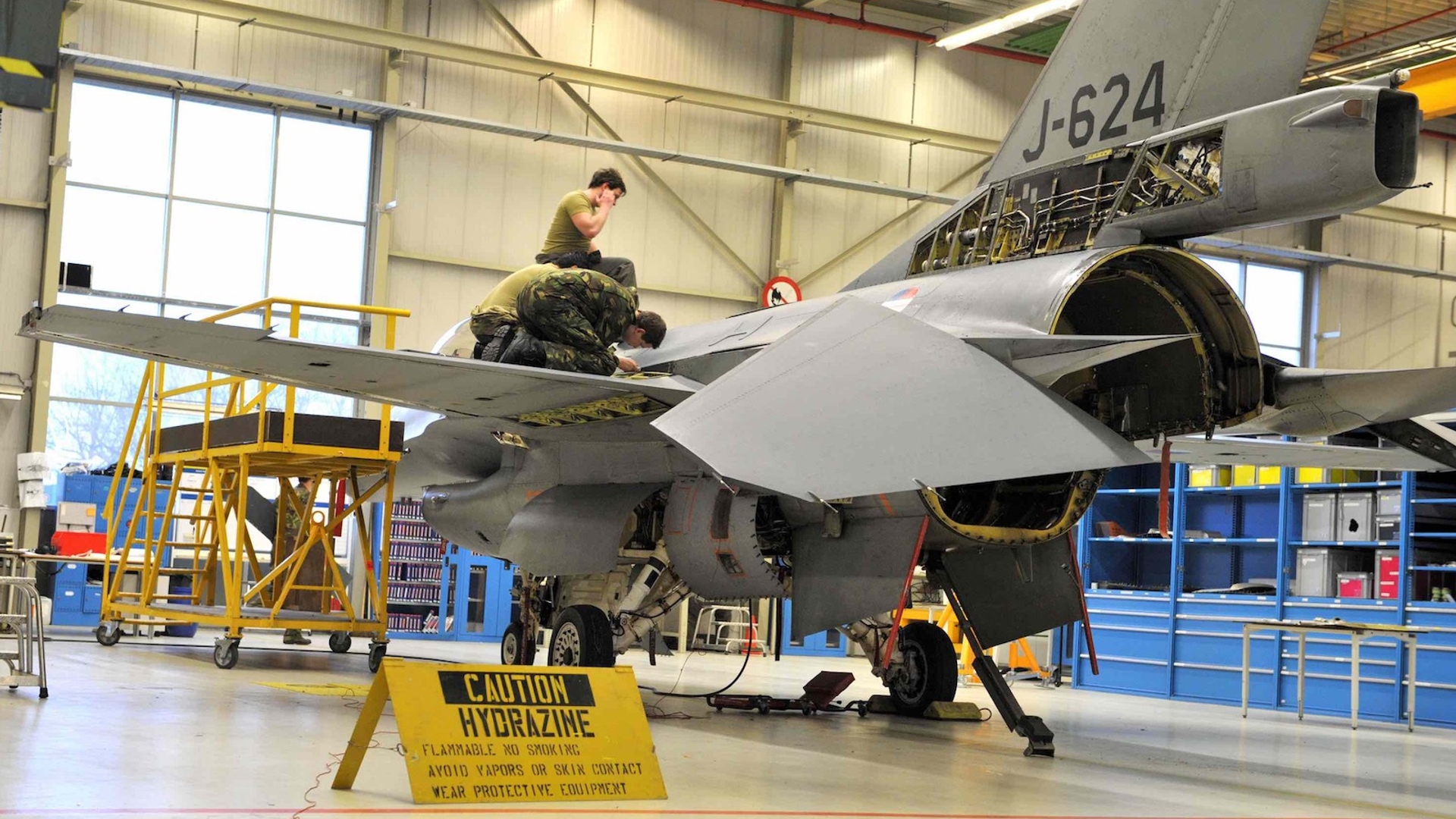 F16 - onderhoud - defensie (def)