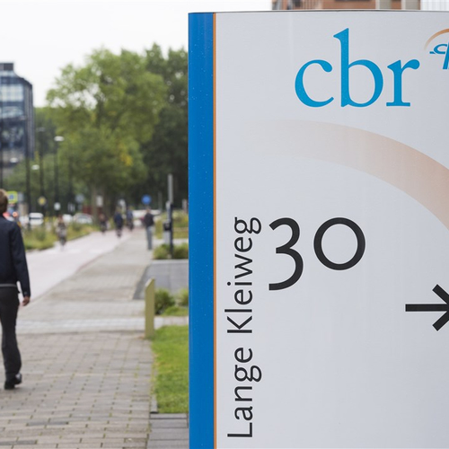 Coalitiepartijen eisen onderzoek naar misstanden bij Belastingdienst en CBR