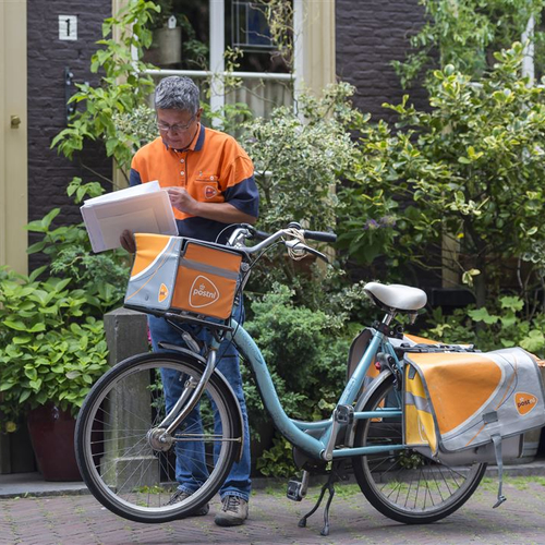 FNV wil loonstijging voor postbezorgers PostNL